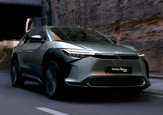 トヨタ新型bZ4X】2022年6月「新電気自動車SUV」発売！最新情報、走行 
