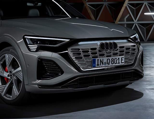 新型Q8e-tron】最高峰!「SQ8e-tron」2023年12月19日日本発売！最新情報