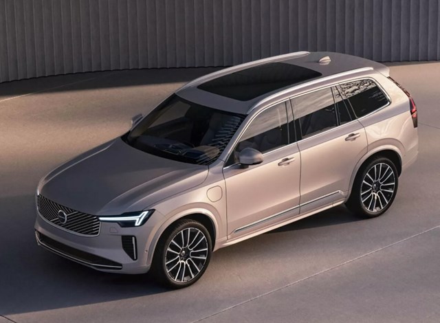 ボルボ新型XC90】マイナーチェンジ「新デザイン&大画面ディスプレイ