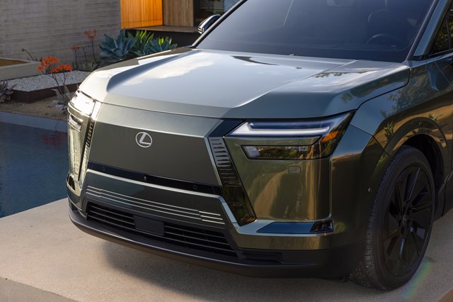 レクサス新型TZ】「LX同等の大サイズ！新世代3列シート電気自動車SUV