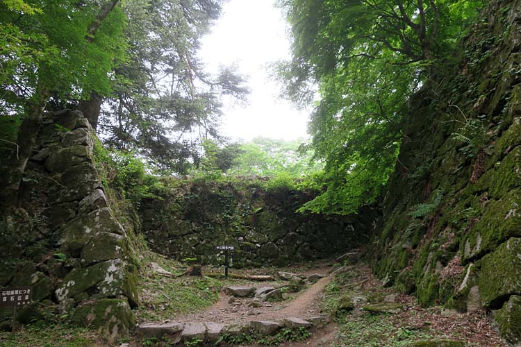 高取城　十三間多門跡