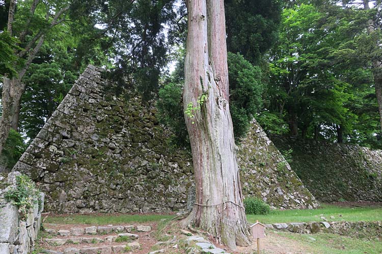 高取城 天守台