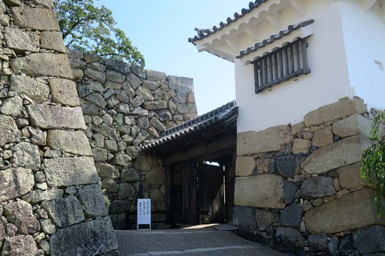 姫路城　りの門とへの櫓