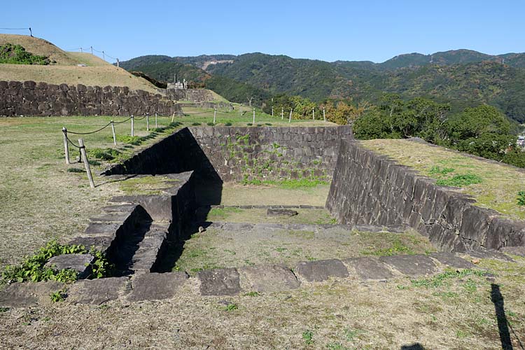 佐敷城　二の丸東門