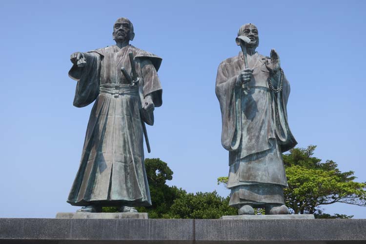 富岡城 鈴木正三・重成像