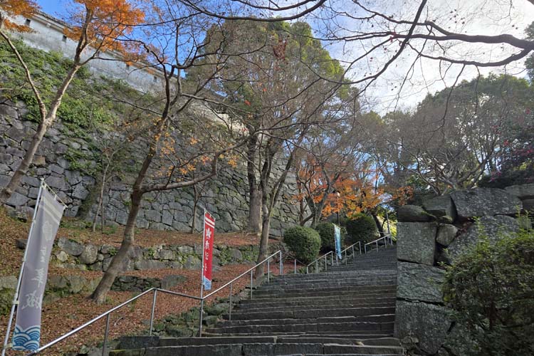 唐津城　本丸登城口