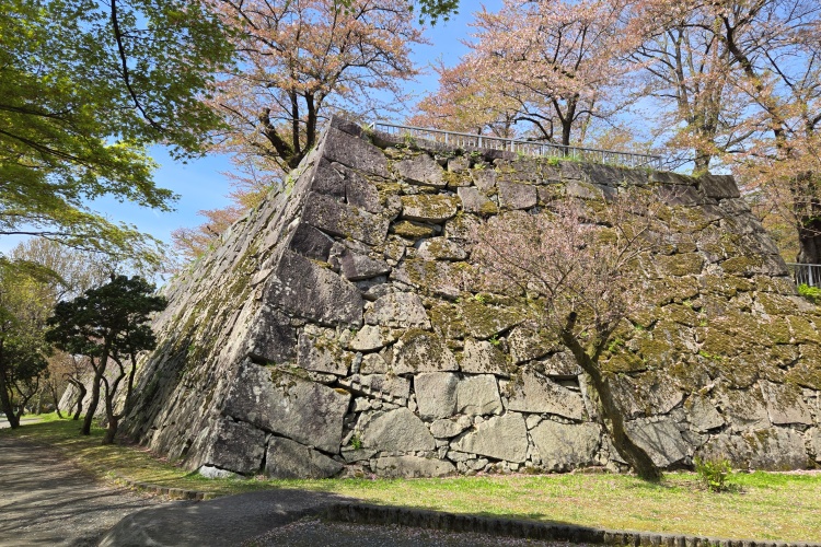 盛岡城　淡路丸石垣
