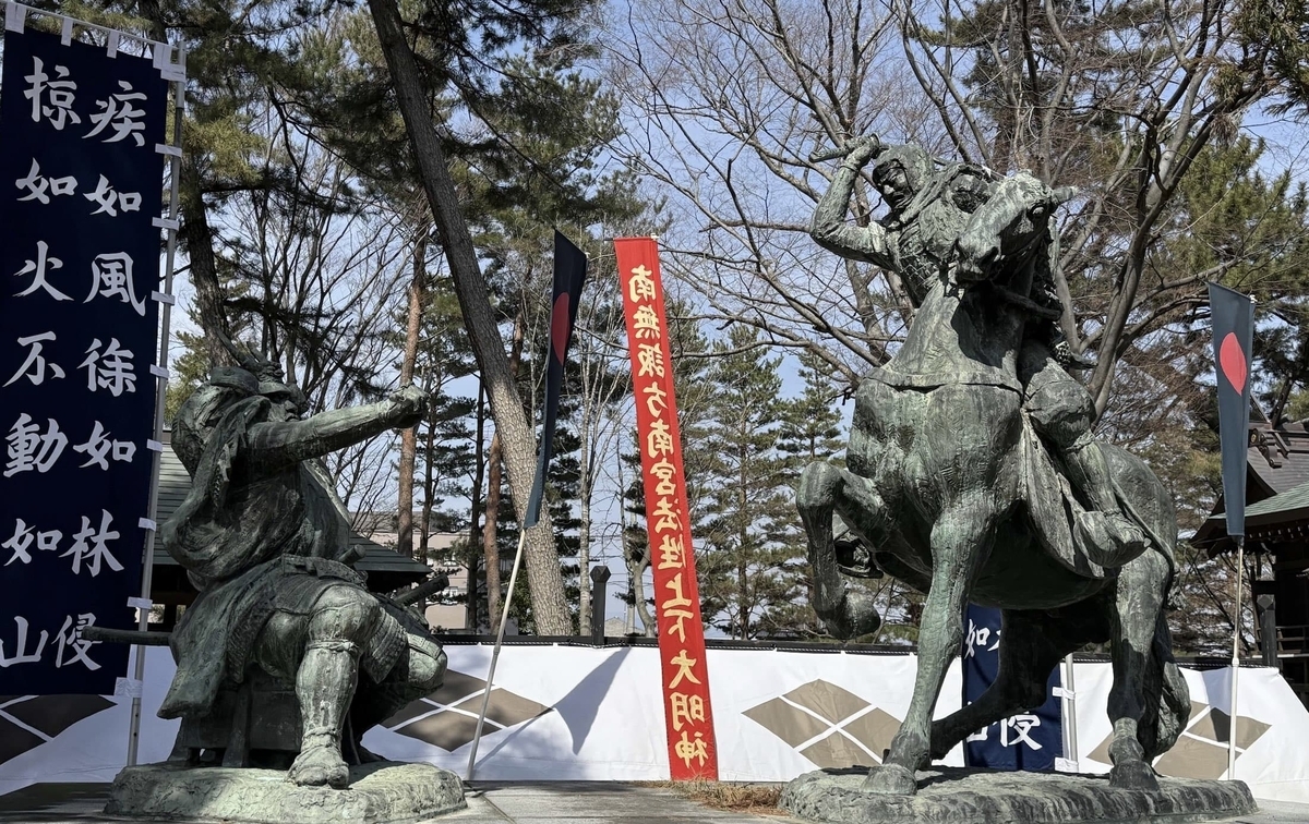 川中島古戦場にある武田信玄と上杉謙信の一騎討ち像