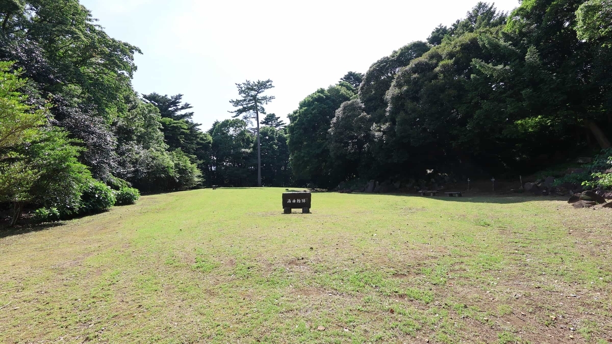 石垣山城本丸の西側に位置する西曲輪跡