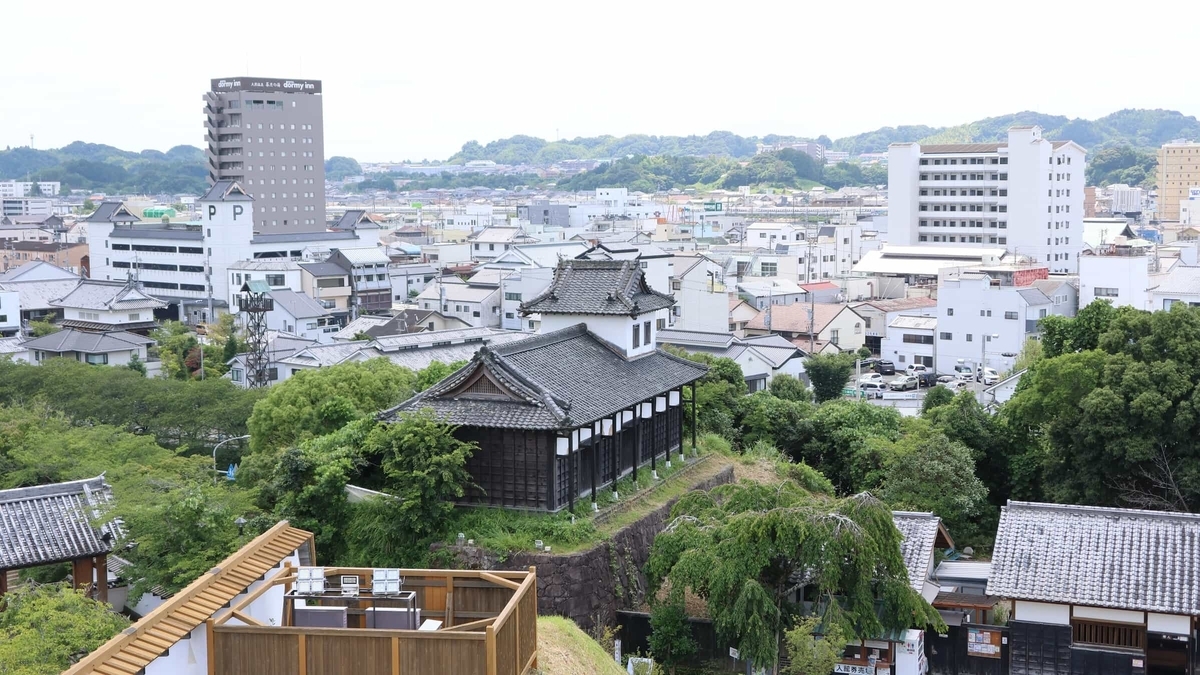 掛川城内に現存する二層の木造太鼓櫓