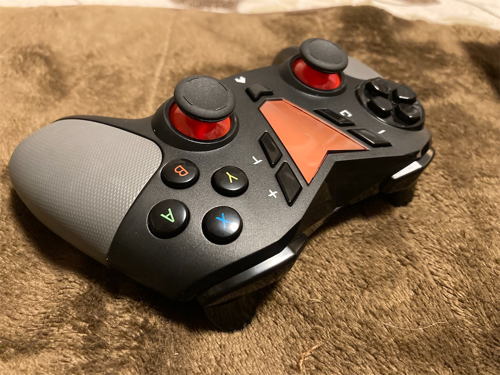 おすすめ Ps4コントローラーと同じ配置のswitch用コントローラーをレビューします Cat Ai Blog