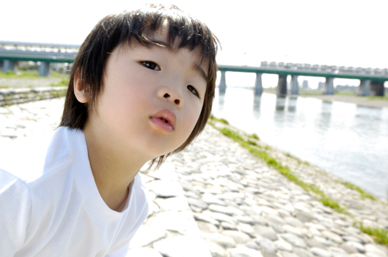 専業主婦は年収300万程度では全然お金が貯まらないのが現実です。