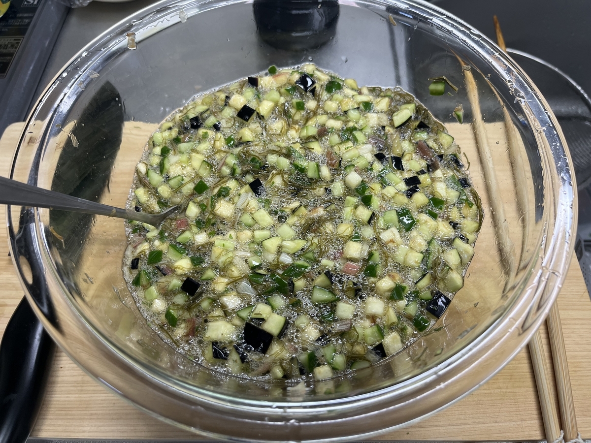 混ぜたあと。がごめ昆布の粘り気が出ている