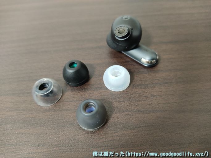 JBL TOUR PRO 2 左耳のみ　イヤーピース、充電ケーブル、ケース付属 充電ケースで操作できるイヤホン「JBL TOUR PRO 2」、意外に便利