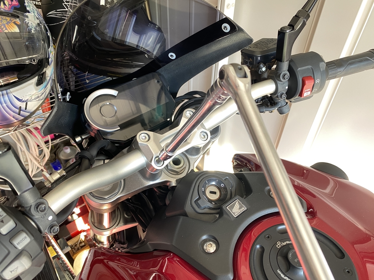 CB1000R（SC80）にTSRのハンドルトップマウントを装着！！ - CB1000Rブログ