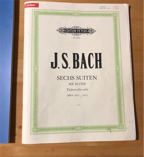 バッハ無伴奏チェロ組曲の楽譜 - 白鳥を弾くまで