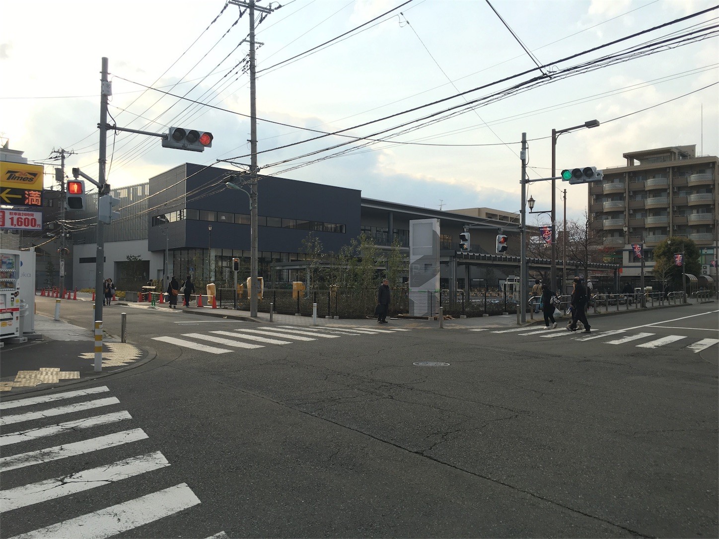クイーンズ伊勢丹 仙川店の工事が4月末のオープンに向けて佳境を迎えています 仙川ポータル