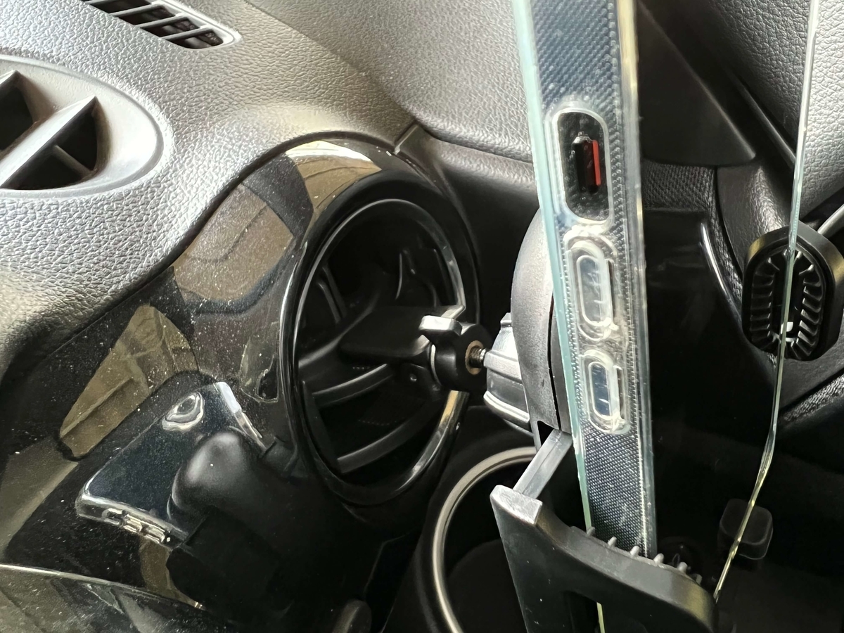 100均 車用スマホホルダーはクリップ式がおすすめ やっぱりダイソーは凄かった ちゃちゃの備忘録的なブログ