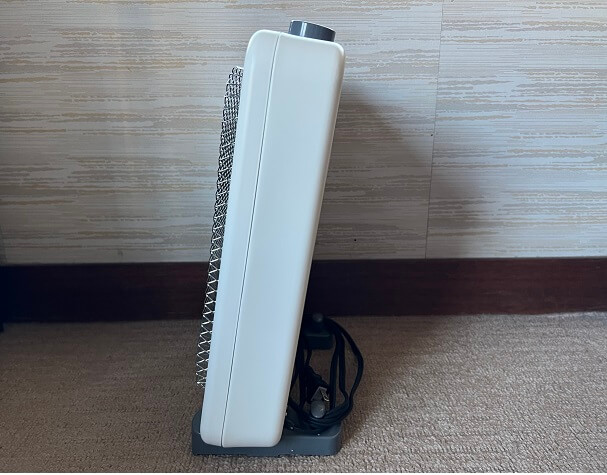 アイリスオーヤマの暖房器具EHT-800W側面
