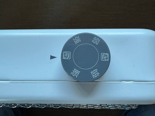 アイリスオーヤマの暖房器具EHT-800Wダイヤル部分