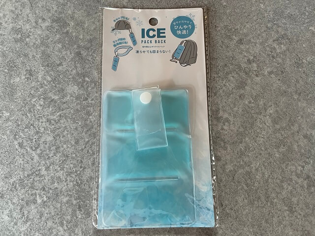 100均のセリアで売っているクールパックの表面
