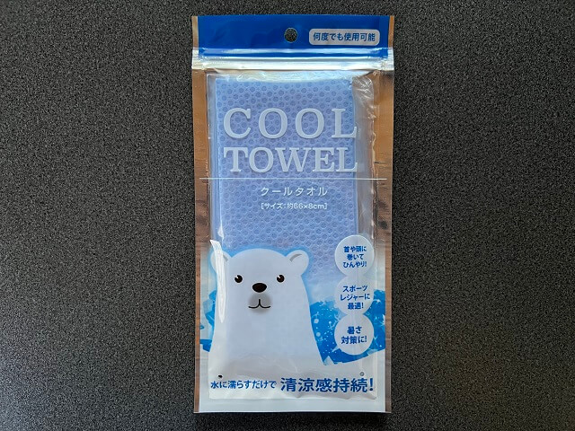 100均のセリアで売っているクールタオルの外装(正面)