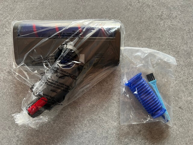 ダイソンの互換品ソフトローラークリーナーヘッドと同梱品