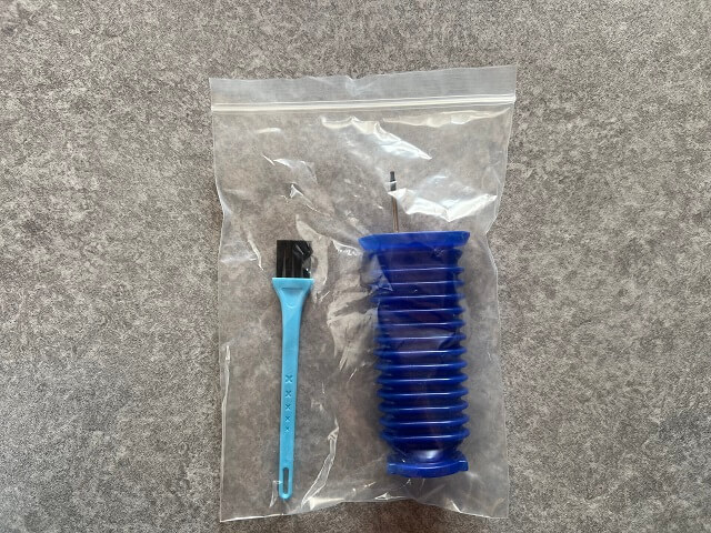 ダイソンの互換品ソフトローラークリーナーヘッドの同梱品