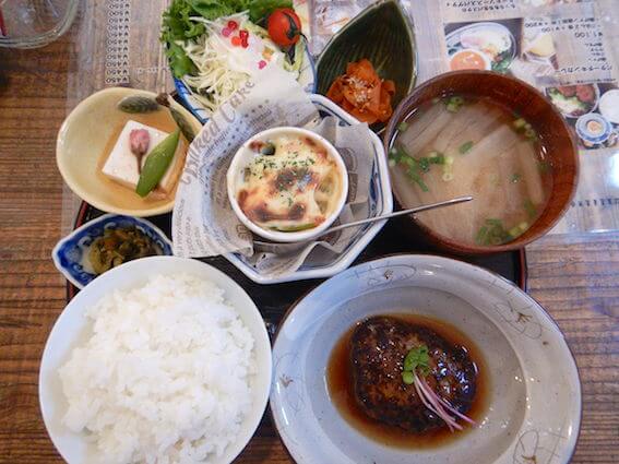 日替わりのハンバーグ定食