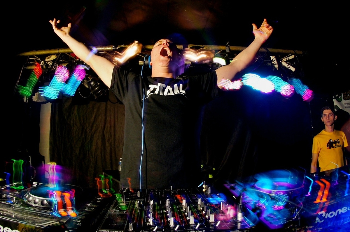 日本人から人気edm Djが出てこない理由 Dtmソロ活雑記