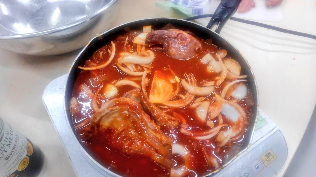 ウサギとか食べたよ 内臓とかあるので画像気をつけて 布団