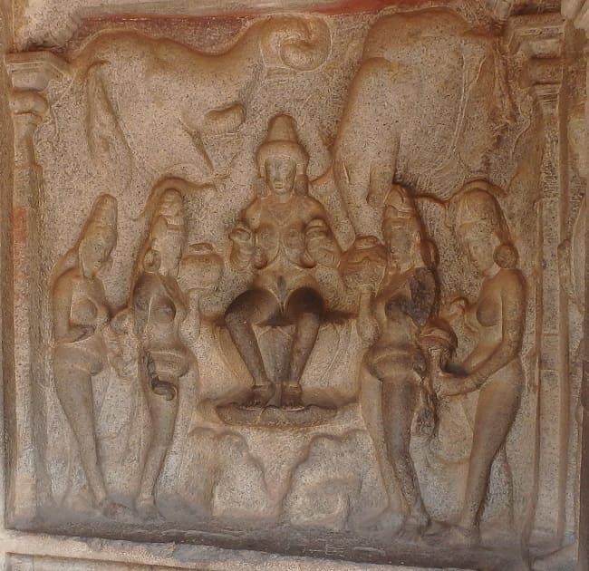 マハーバリプラムのバラハ石窟寺院の彫刻