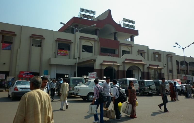 パトナー駅前の様子