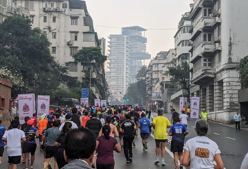 ムンバイマラソンのコースあるリライアンス・インダストリーズ会長ムケッシュ・アンバニの個人宅