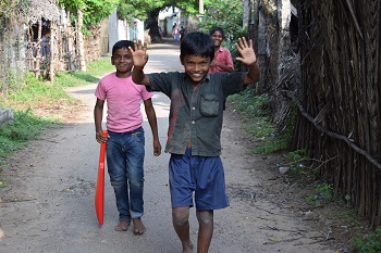 キライ村の子供④