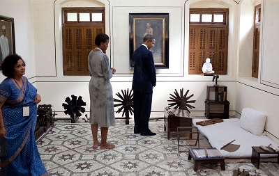 オバマ元大統領のマニバワン訪問（Wikipediaより）