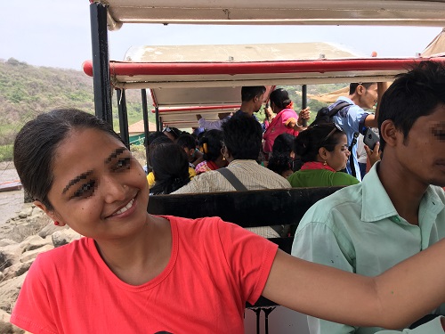 トイトレインは人気でインド人客でぎゅうぎゅう