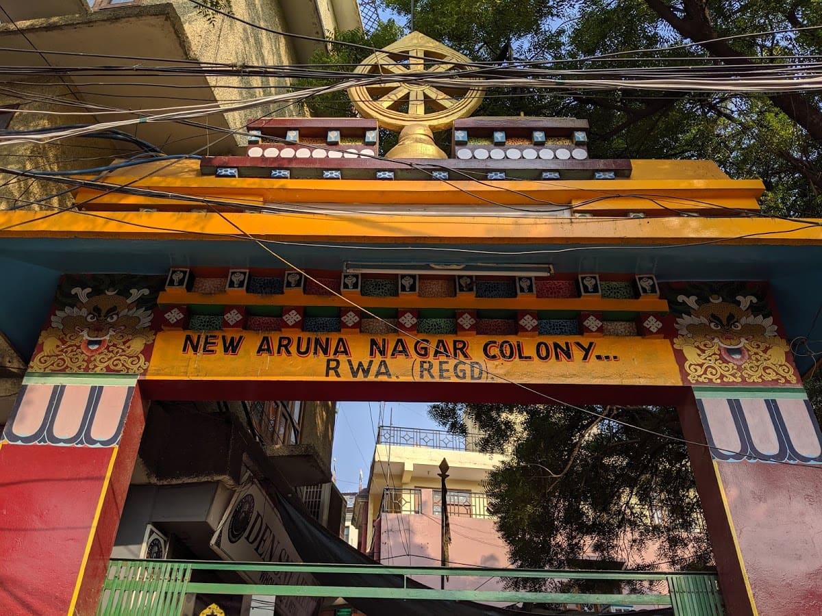 チベット街の入り口の門