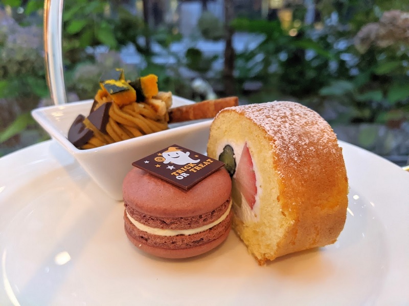 ニューオータニイン札幌のハロウィンアフタヌーンティー（モンブラン、マカロン、ロールケーキ）