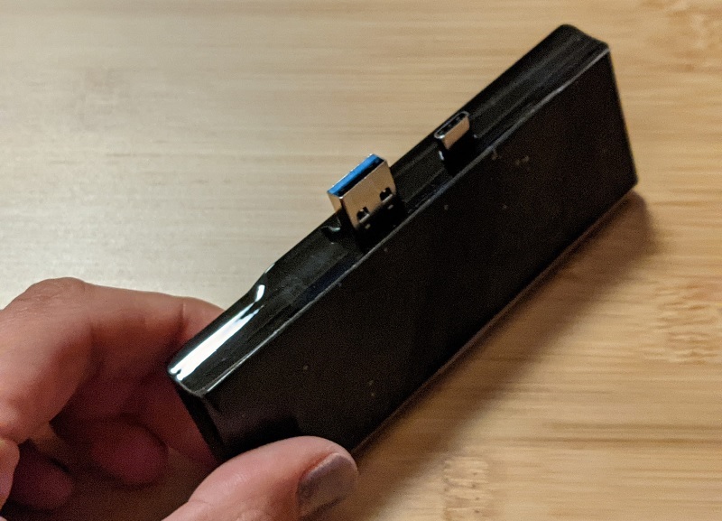 Surface Pro7のUSBハブ①
