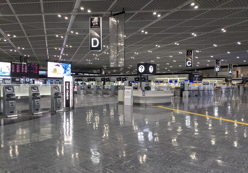 成田空港：閑散としている成田空港