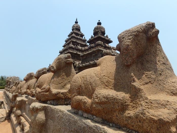 海岸寺院のナンディー像