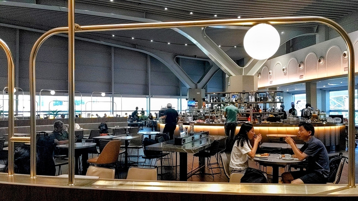 フィウミチーノ空港第3ターミナルのPLAZA PREMIUM LOUNGE