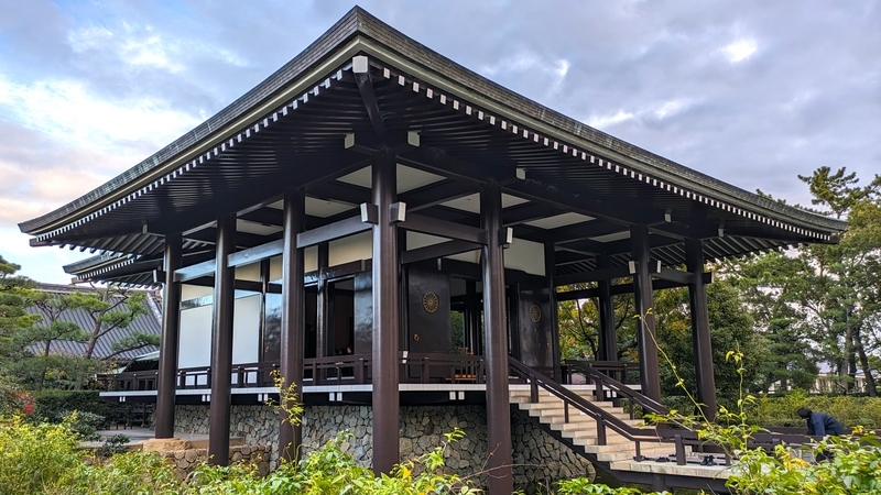 中宮寺の本堂