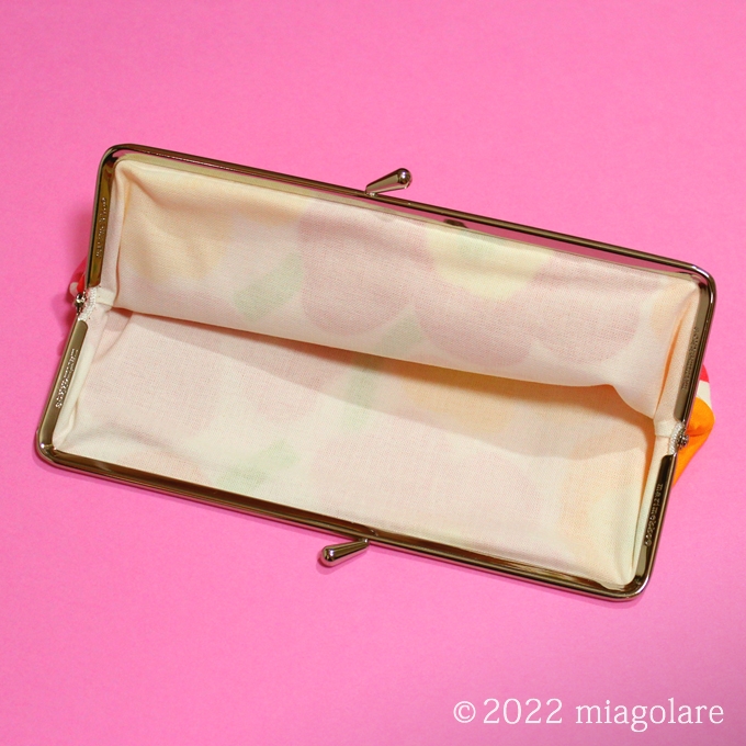 極美品 マリメッコ ウニッコ柄 型押しレザー がま口 ペンケース マルチ