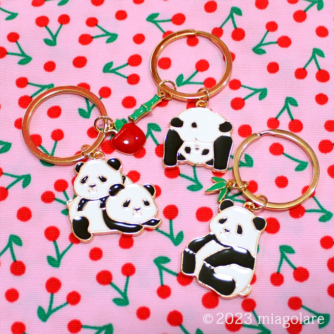 ポーズがいちいち可愛いパンダのキーチャーム [ Seria ] - miagolare