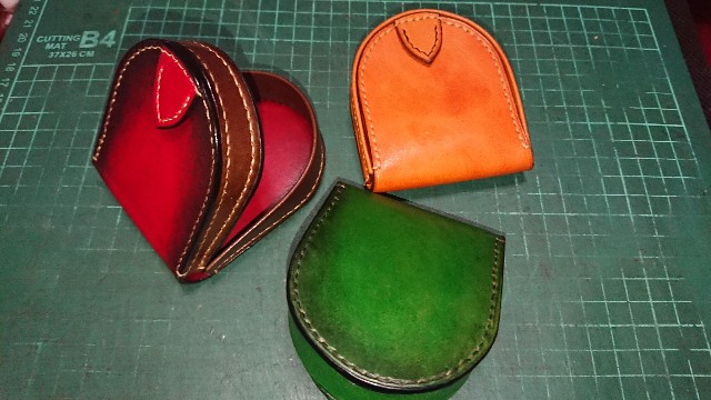 レザークラフト】馬蹄型コインケースに初挑戦！ - chayarokurokuroの