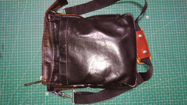 レザークラフト】自作バッグの経年劣化 part1 - chayarokurokuroの雑記