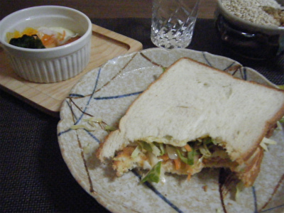 食パンサンド中身。