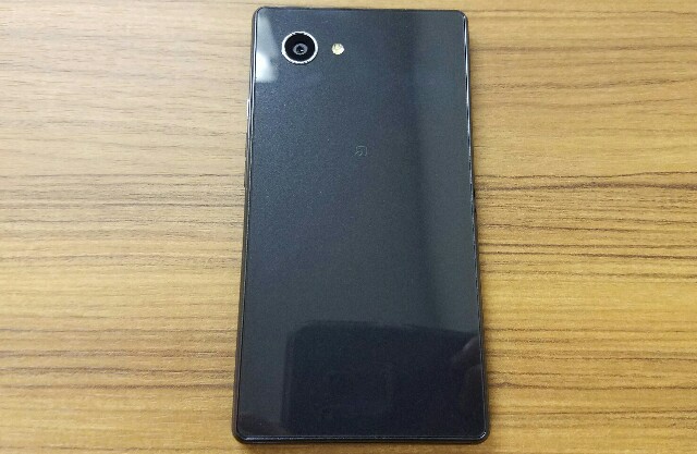 f:id:chehonz5:20160801164514j:plain 高性能コンパクトスマホ「SoftBank AQUOS Xx2 mini 503SH」ファーストインプレッション-片手で使えて持ちやすさ重視ならコレ!